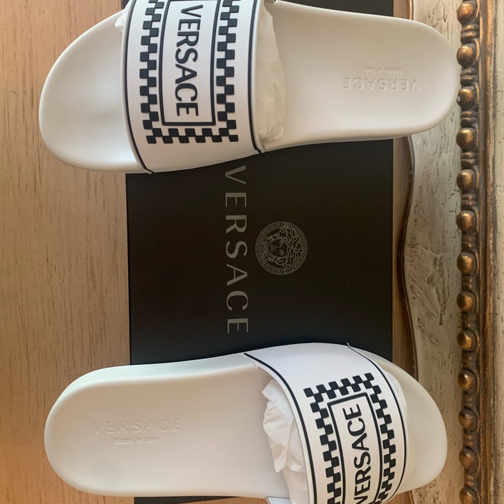 VERSACE SLIDES - Picture 9 of 13